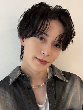 リリット(ReLit) 波巻きツイストスパイラル刈り上げセンターパートフェザーパーマ