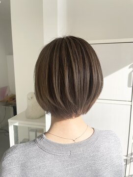ヘア エッセンス エルメ(hair essence elme) 【ハイライト/ショートボブ】