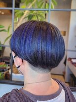 アヴァロンテ アットウィルヘアー(A VOLONTE at will hair)&nbsp;艶感インディゴブルー！個性を纏うモードな刈り上げボブ[成田]
