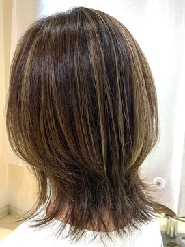 アズール 草加(azule) 大人女性おすすめ 大人ミディアム レイヤー くびれヘア