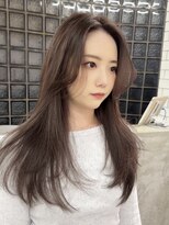 ガーランドウメダ(Garland umeda) バタフライカット、チョコレートカラー 担当 垣内 2212