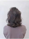 グレージュ×ミディアムヘアー