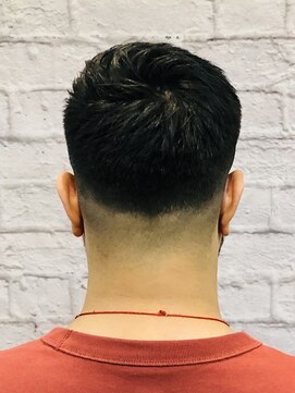 銀座マツナガ 新宿野村ビル店 メリハリの効いたフェードスタイル