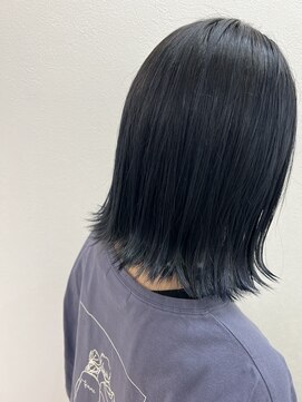 アールモンドヘア新世界 【北見】#ぱっつんボブ#切りっぱなし#ネイビー#ブルー
