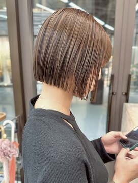 ミィ 表参道(mee.) 似合わせカット ボブヘア 縮毛矯正 ミニボブ 切りっぱなしボブ