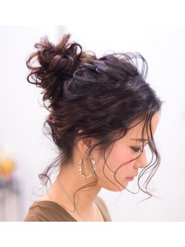 ヘアーアンドメイク シャンプー(hair&make shampoo) おだんごヘアアレンジ