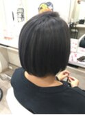 大人かわいいグレージュひし形シルエットエアリーボブ