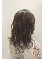 ジャパン ホンテン(JAPAN HONTEN) ミディアムボブ×グレージュ