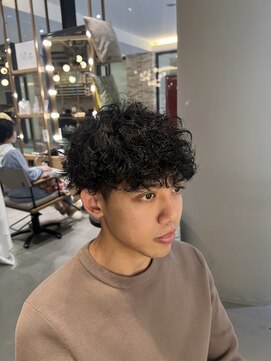 ウノプリールヴァモス(unopulir Vamos) プードルパーマメンズヘア刈り上げツーブロックくせ毛カット