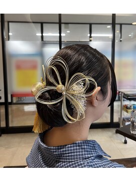 シンプルシニヨン