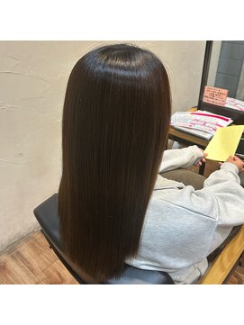 シキオリ(SHIKIORI) 思わず触れたくなる、指通りなめらかな美髪へ