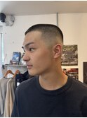 スキンフェードバズカットスタイル