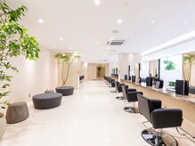 クララ ヒロシマ(CLALA Hiroshima)の雰囲気（広くて開放的な空間／和気あいあいと楽しい雰囲気のお店です♪）