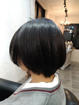 あるろう グラデーションボブショート