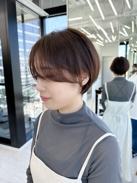 ビューナゴヤ 名駅(VIEW NAGOYA) 美髪シアーカラーピンクブラウンショートカット切りっぱなしボブ