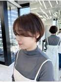 美髪シアーカラーピンクブラウンショートカット切りっぱなしボブ