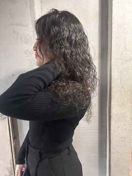 ロイジー(roijir) 【表参道　roijir】ロングスパイラルパーマ