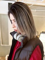 シオン(shion)&nbsp;美髪ホワイトグレージュボブ_ba364141