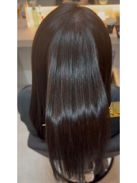 アリアツイン バイ エクラート 池袋西口店(ARiA TWiN by ECLART) 【やわらか艶縮毛矯正】髪質改善