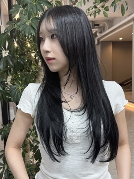 ダイアモンドリリーキートス(Diamond Lily kiitos) ブルーブラック/レイヤーカット/一宮/透明感カラー