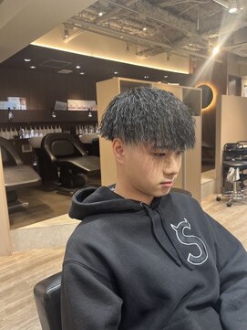 ルースト 渋谷店(ROOST) MEN’S HAIR/波巻ツイストスパイラル/フェザーパーマ/眉毛/渋谷