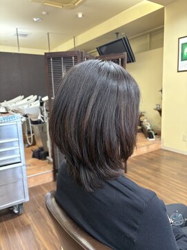 ヘアーメイクバング ミディアムレイヤー