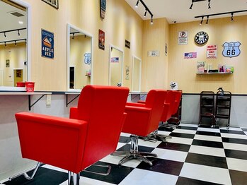 ホットリップ(HOT LIP)の写真/【本厚木駅徒歩2分】似合わせカット￥2500★学生から主婦の方まで！あなたの魅力を最大限に引き出します♪