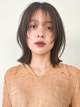 トレス(TRESS) ミディアムレイヤー 顔周りレイヤー 顔まわりカット 表参道
