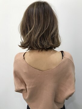 エル(LE) 【LE】ヴェールウェーブブルージュ似アシメ合わせカット