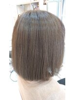 フェイバリット ビューティ ヨシミ(Favorite Beauty YOSHIMI)&nbsp;カーキアッシュのボブヘア