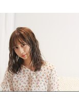 ラクサ ヘア ワークス(LAXA HAIR WORKS)&nbsp;伸ばしかけミディアムグレージュロブ