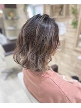 ヘアスペース エアリス(Hair space Earth) シャドウルーツカラー。ピンクベージュ！