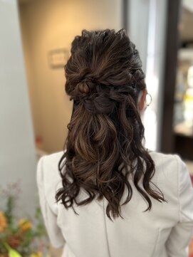 イーエル グランデ(e.ll grande) ハーフアップ