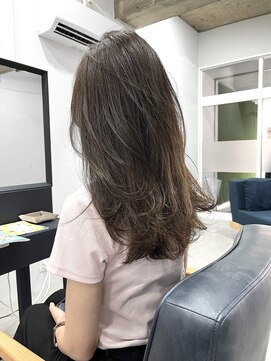 チーク(CHiiK) ベージュ