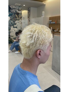 ラランジェ 緑井店(LARANJE) ハイトーンスパイキーショート