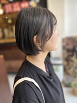 アイズウェスト(I's WEST) ショートボブ　似合わせカット/ヘアカラー/ヘッドスパ人気/函館