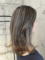 プラスシー(+C)&nbsp;白髪を活かしてハイライトカラー/福岡地毛にハイライト/薬院