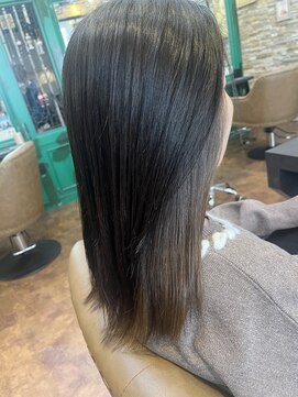 ヘアーラウンジ アンフィ 井土ヶ谷(Hair Lounge Anphi) カラーで作るインナーカラー