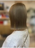 切りっぱなしボブ/刈り上げボブ/くすみベージュ
