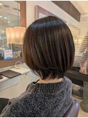  &nbsp;丸み×くびれで“首が細く見える”大人ショート