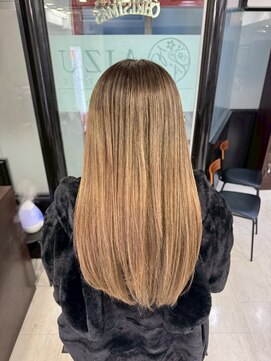 アイズ 本厚木(AIZU) シャドールーツ　白髪ぼかし