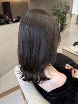 ガレリア 名駅オーキッドビル店(GALLARIA)&nbsp;ツヤ感ベージュにふんわりレイヤー