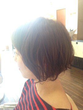 ベルーガ ふわふわ前下がりボブ