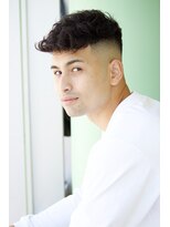 にもう&nbsp;ニュアンスパーマスキンフェードカット１