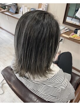 ラルゴ(Largo) 切りっぱボブ