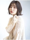 やわらかカールの外はねミディスタイル