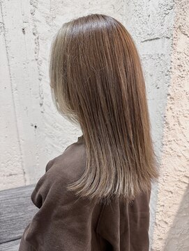 ペネロープ(Penelope) フェイスフレーム/ハイトーン/ブランドベージュ/長め前髪