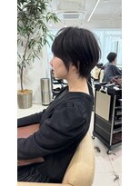 アンド ストーリーズ(&STORIES)&nbsp;前髪あり耳掛け丸みくびれショートボブ20代30代40代50代（蘭）