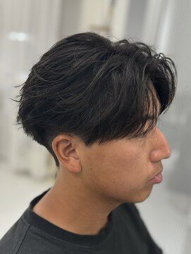 バース 梅田中崎町店(BIRTH) ニュアンスパーマセンターパートフェザーパーマ韓国メンズカット