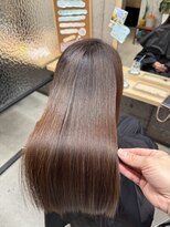 リタ 枚方(Rita) 20代30代40代艶感ストレートアッシュブラウン透明感ロング